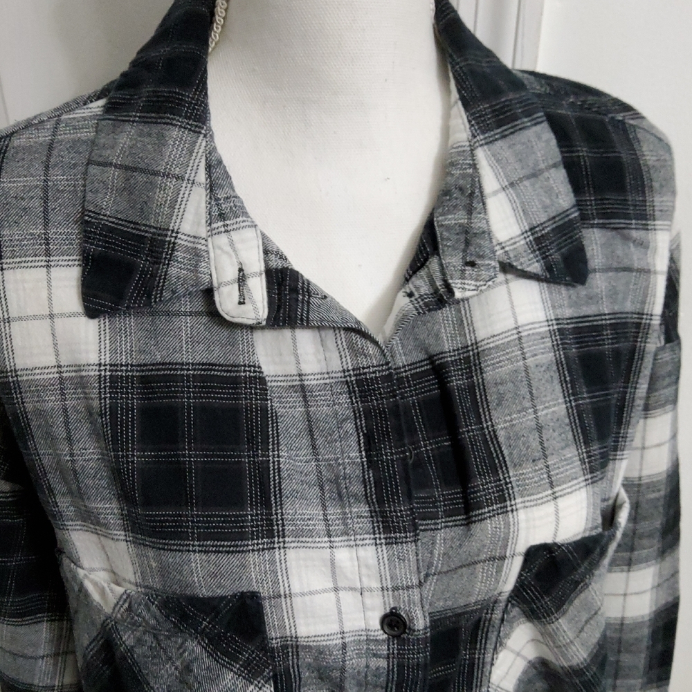 Divided Plaid Button Down Shirt - Picture 5 of 9